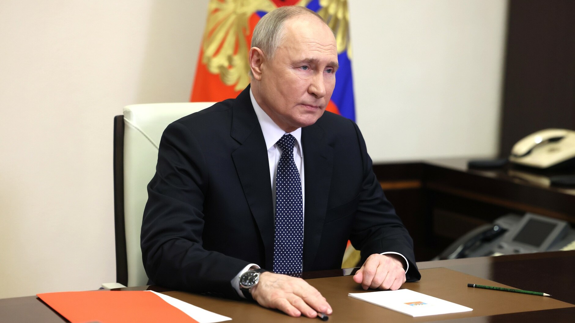 Путин попросил нового главу ВС РФ снизить загруженность судов
