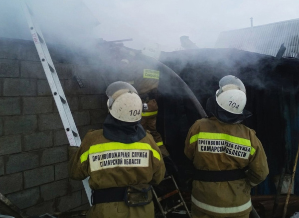 18 апреля в Самарской области горели жилой дом и баня